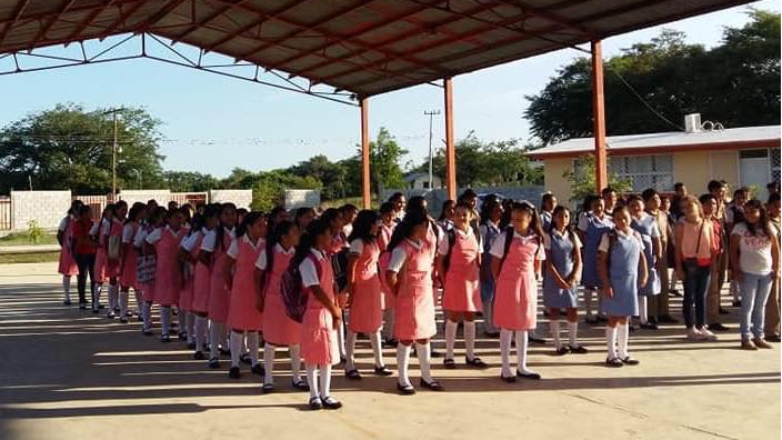 MILLONES DE ESTUDIANTES REGRESAN A CLASES