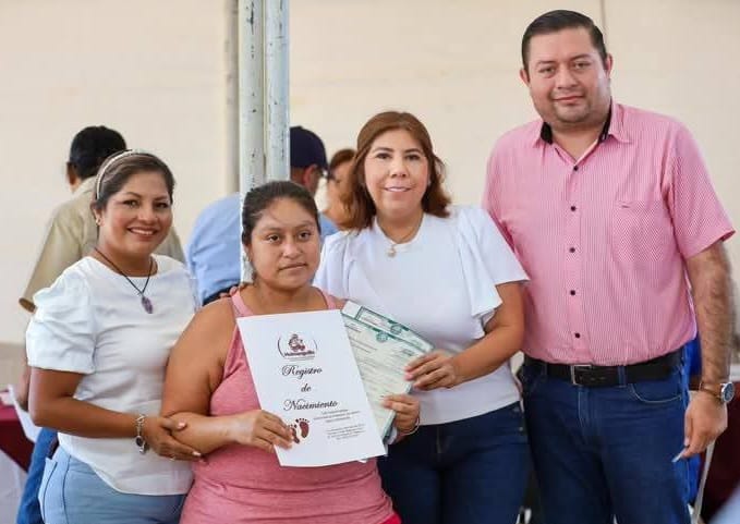 LLEVA MARI LUZ VELÁZQUEZ AUDIENCIAS A COMUNIDADES DE HUIMANGUILLO