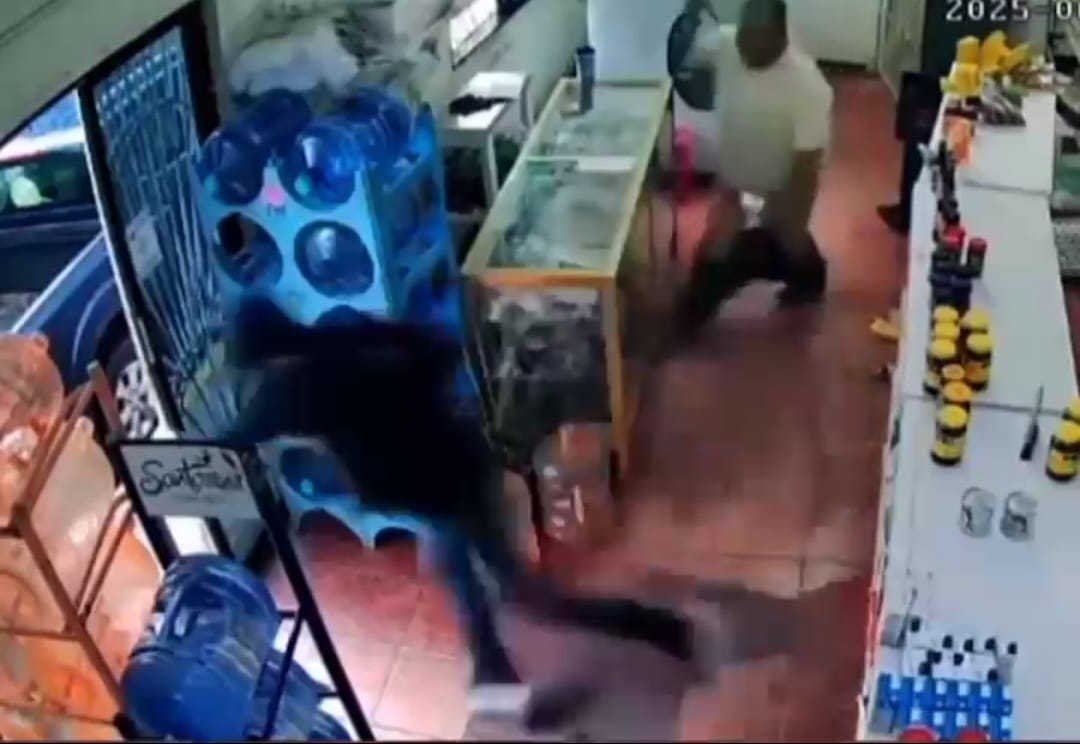 QUEDÓ DESCALZONADO PERO EVITÓ ASALTO EN VERACRUZ