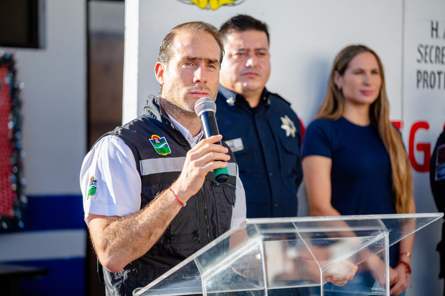 DIEGO CASTAÑÓN ENTREGA DE 550 UNIFORMES A POLICÍAS DE TULUM