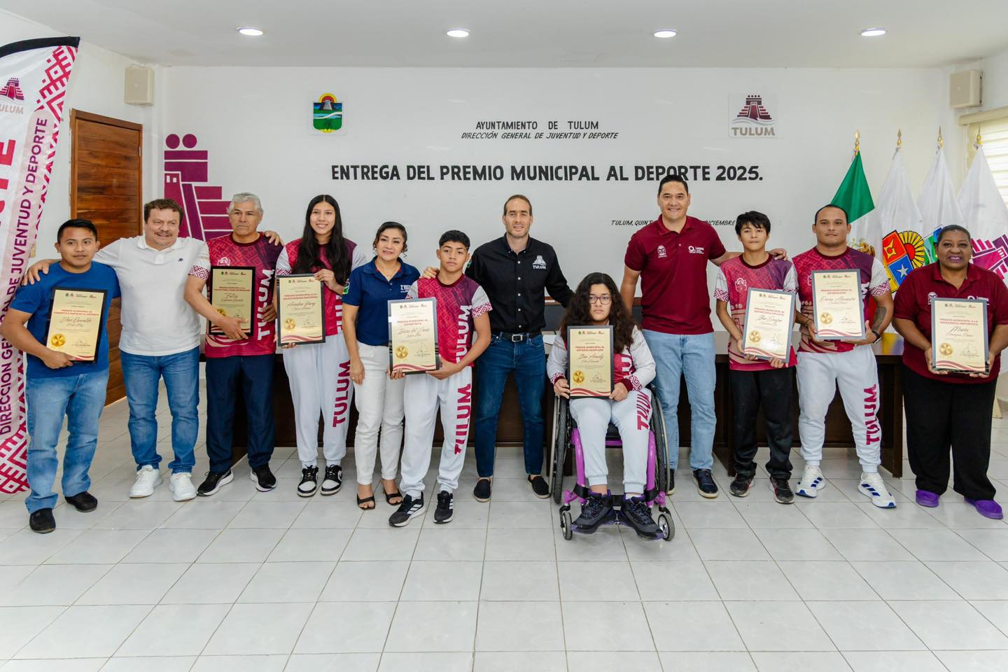 DIEGO CASTAÑÓN RECONOCE A LO MEJOR DEL DEPORTE CON EL PREMIO MUNICIPAL TULUM 2025