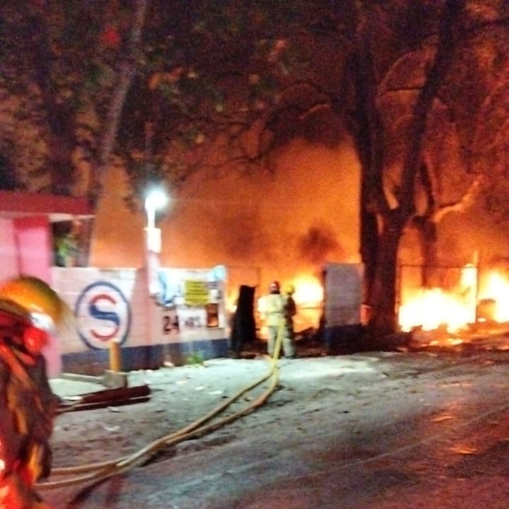 PÁNICO POR EXPLOSIÒN EN GASERA EN TABASCO