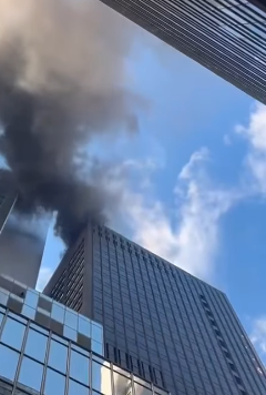 INCENDIO EN EDIFICIO DE MANHATTAN PROVOCA PÁNICO EN MIDTOWN