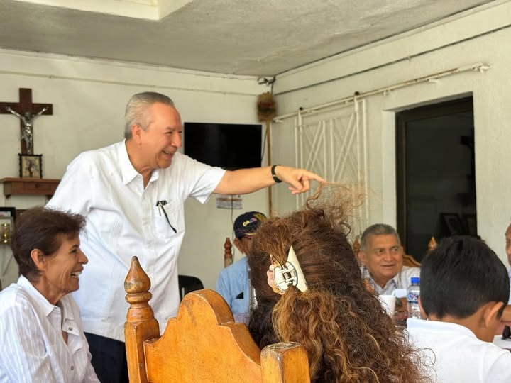 SIN FRONTERAS FELICITA AL LIC. HUMBERTO DE LOS SANTOS BERTRUY EN SU CUMPLEAÑOS