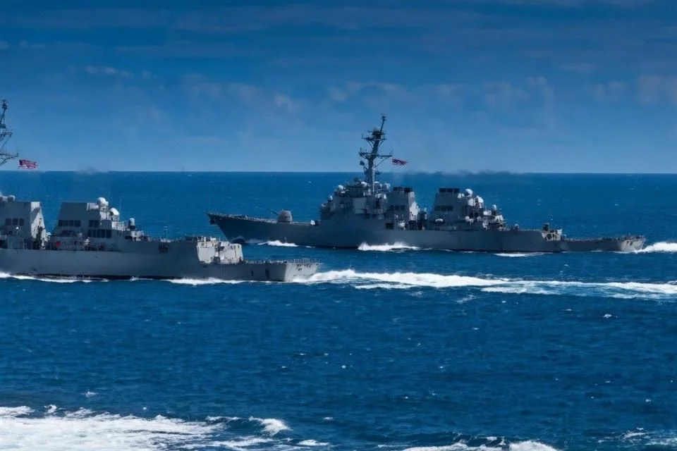 TRUMP AMENAZA CON DESTRUIR EMBARCACIONES IRANÍES QUE DESAFÍEN BLOQUEO NAVAL