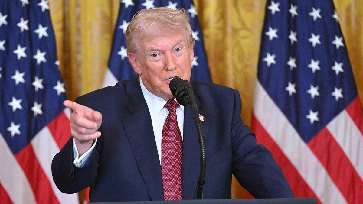 SI INTERVIENE, “DESTROZAREMOS SIN PIEDAD” A OMÁN: TRUMP