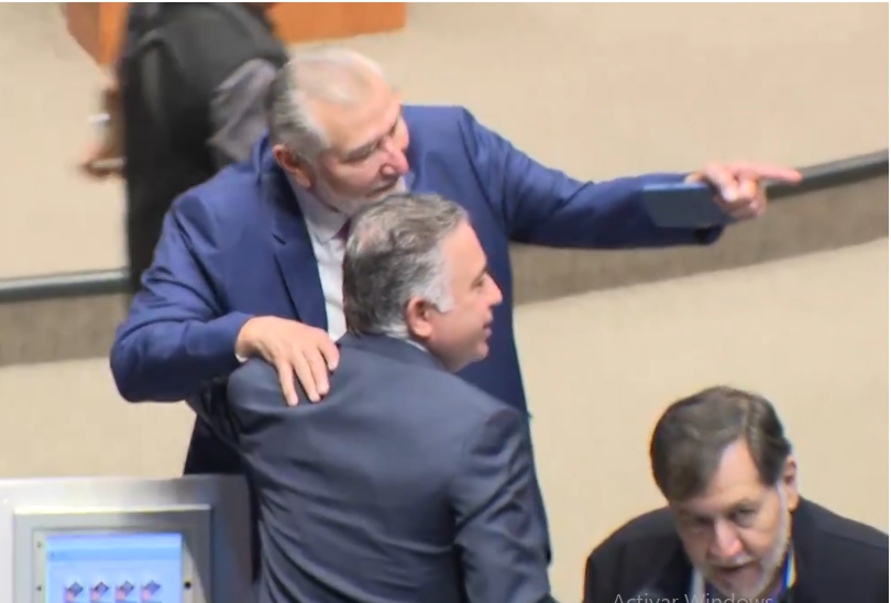 PURO CIRCO LA SEPARACIÓN DE INZUNZA DE MORENA