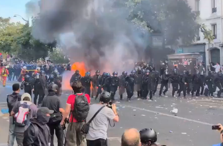 ESCALAN ENFRENTAMIENTOS EN PARÍS; REPORTAN MÁS DE 6 MIL 800 DETENIDOS