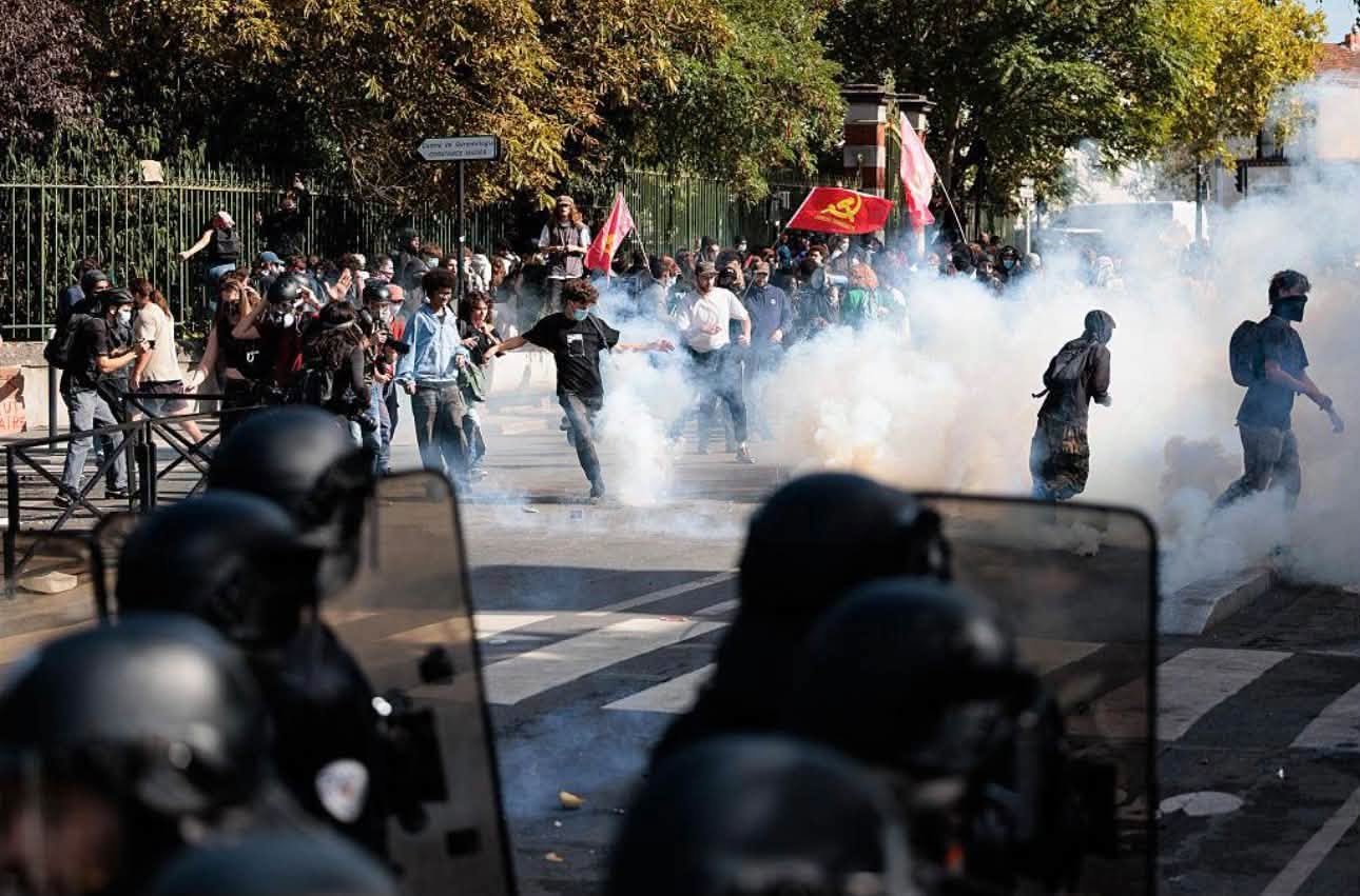PROTESTAS ESTUDIANTILES EN FRANCIA SE SALEN DE CONTROL; HAY ENFRENTAMIENTOS