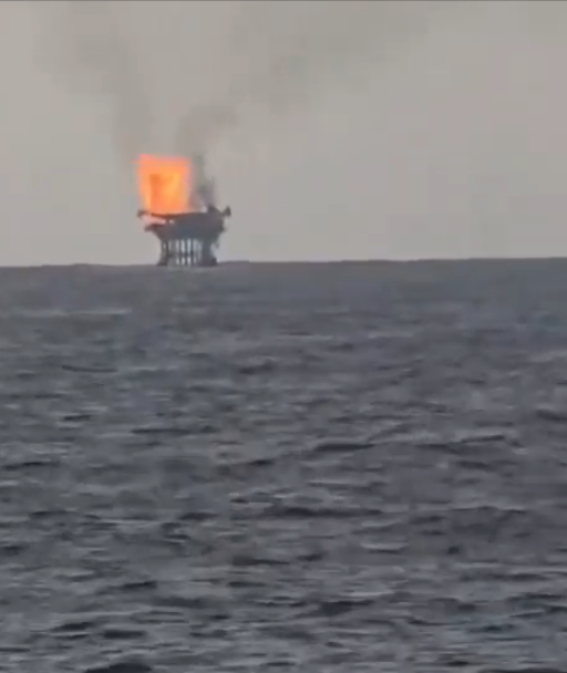 INCENDIO EN LA SONDA DE CAMPECHE DESATA ALARMA; ¡ARDE LA PLATAFORMA ABKATÚN!