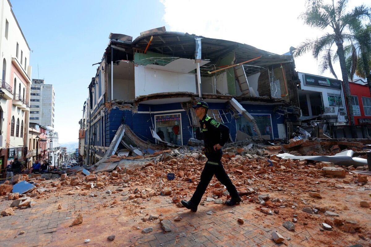 ¡TERREMOTO DE 7.7 SACUDE PANAMÁ; REPORTAN DAÑOS Y EVACUACIONES!